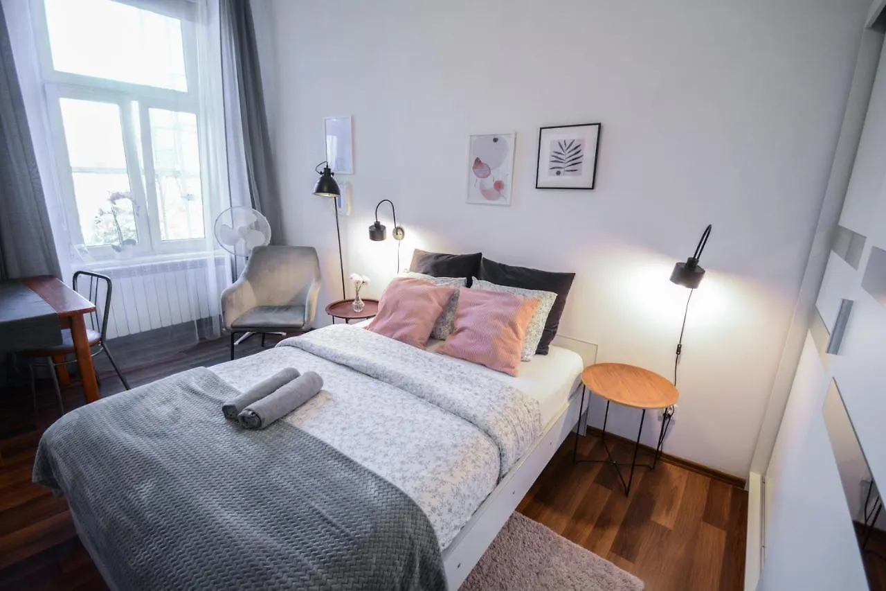 Lion Apartments - Laba Краков
