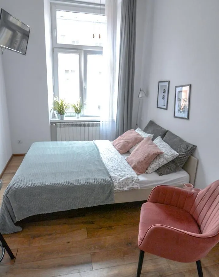 Lion Apartments - Laba Kraków Polen
